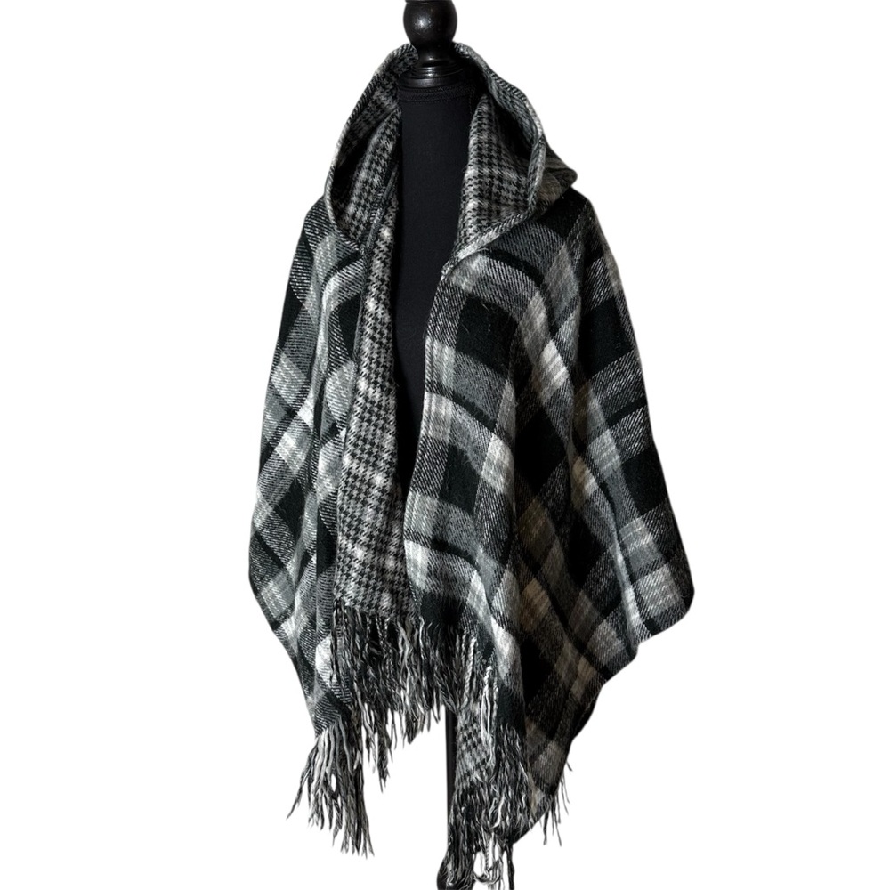 Reversible Hooded Knit Poncho Plaid Houndstooth Fringe Black Grey